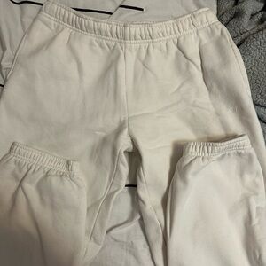 Aritzia sweatpants